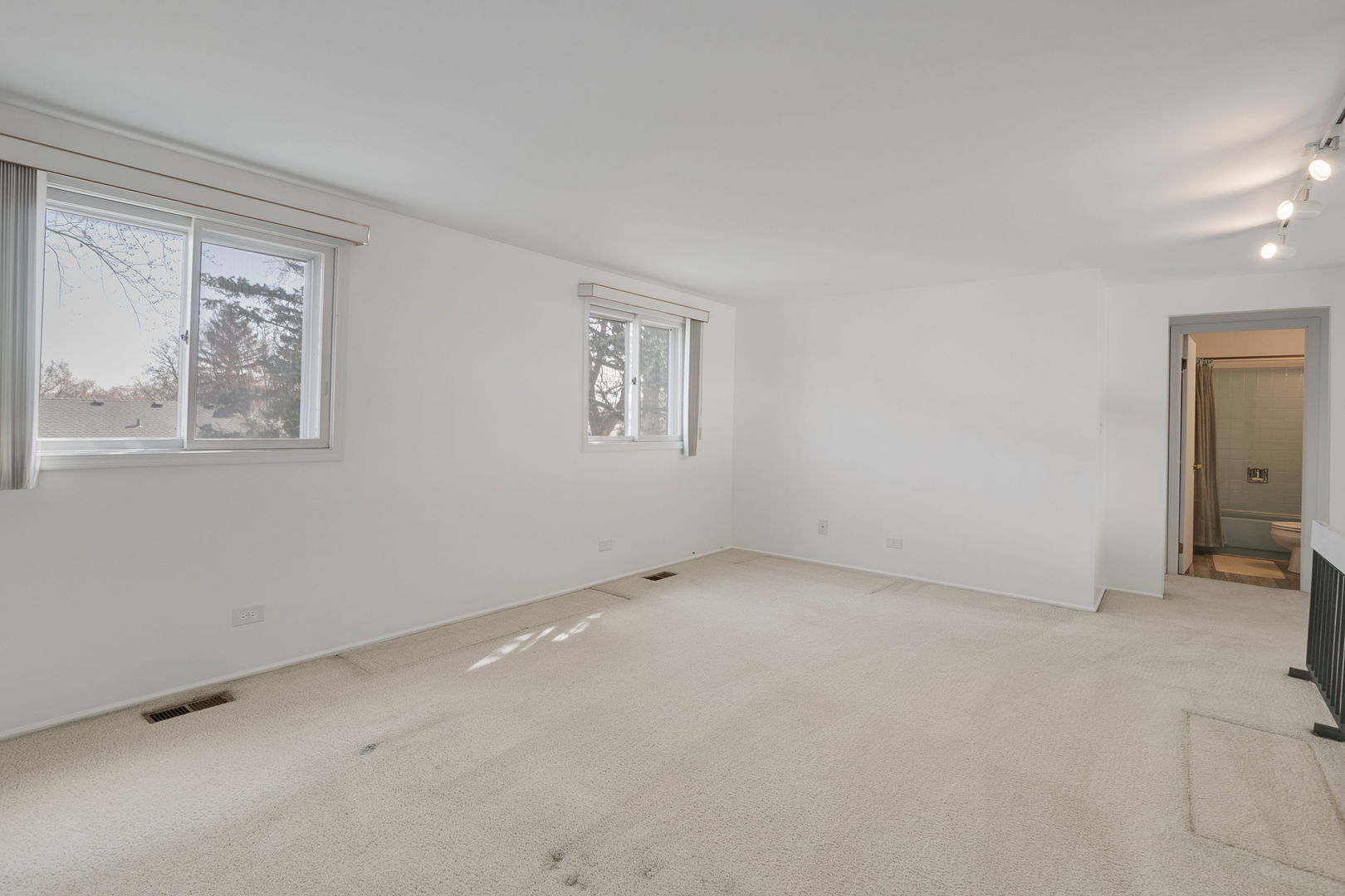 736 Clohesey Drive, Buffalo Grove, IL 60089