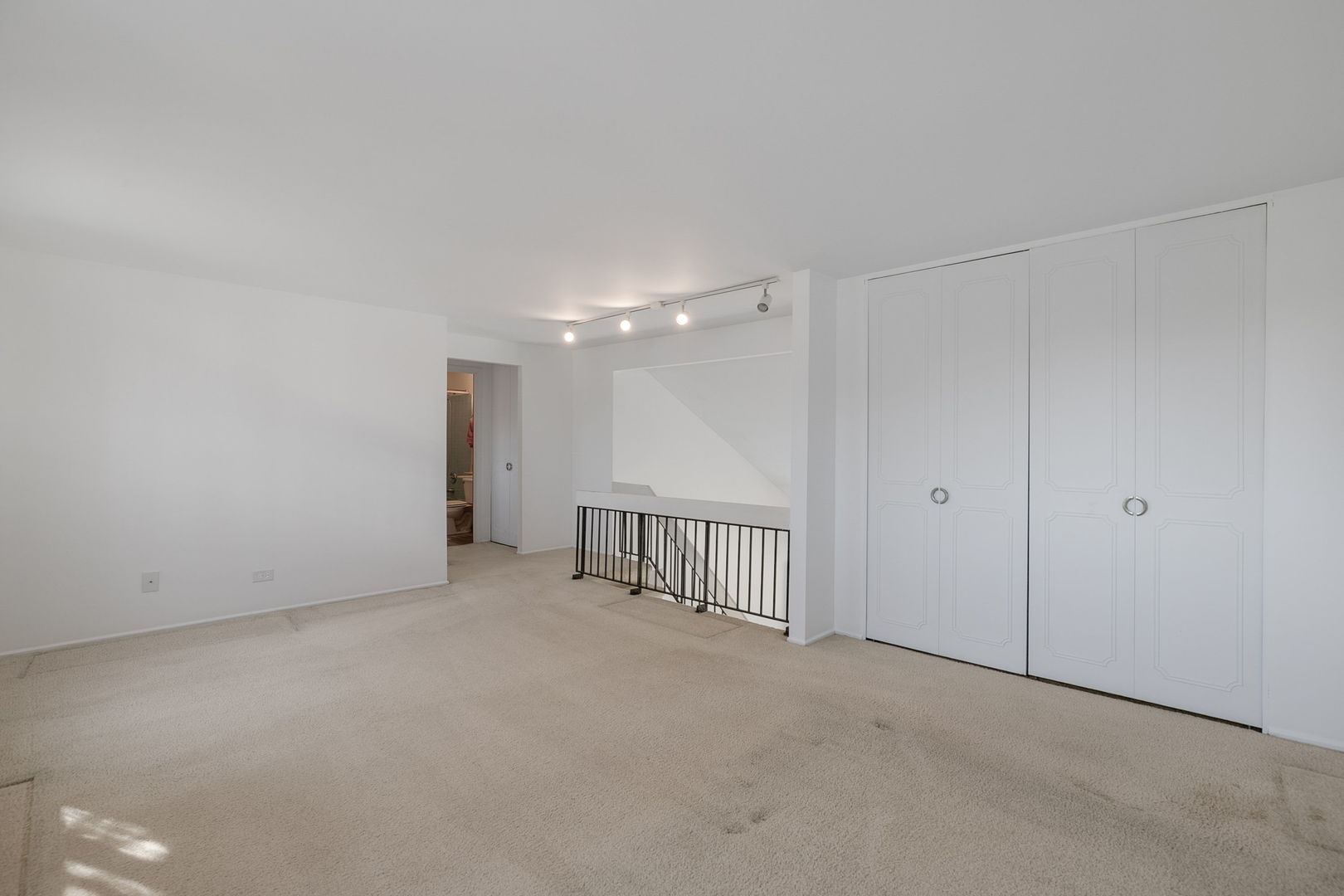 736 Clohesey Drive, Buffalo Grove, IL 60089