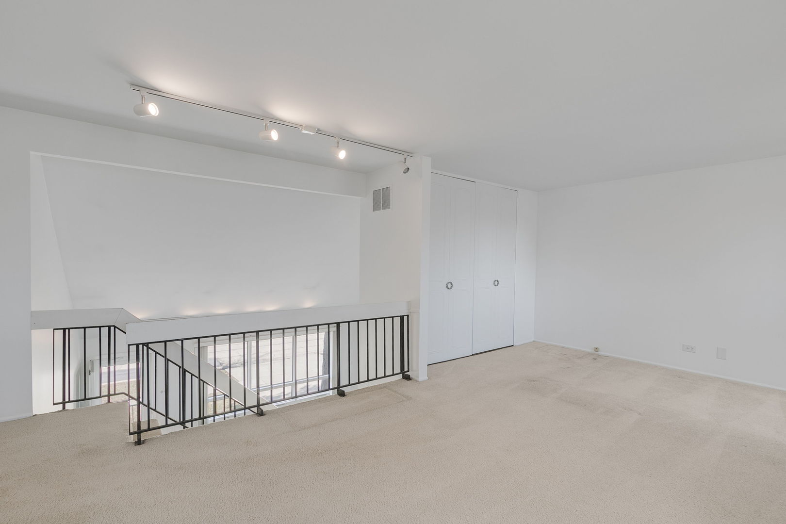 736 Clohesey Drive, Buffalo Grove, IL 60089