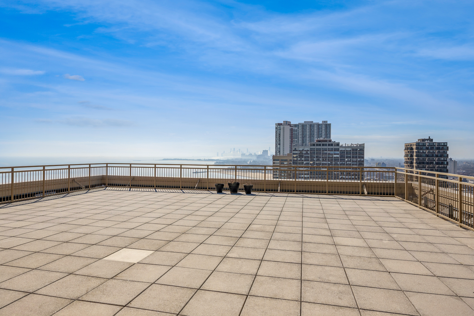 6301 N Sheridan Road #23J, Chicago, IL 60660