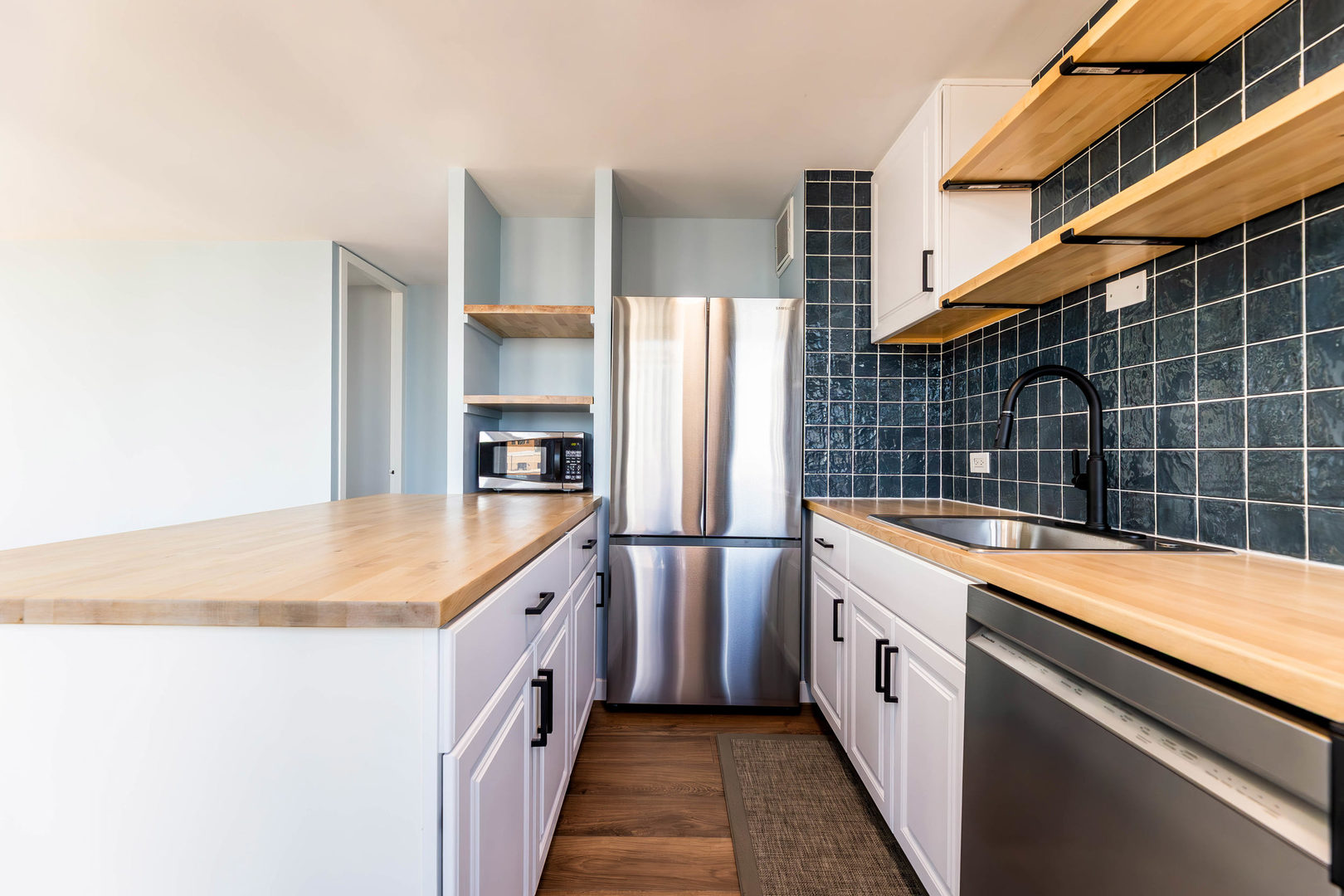 1 E Scott Street #2004, Chicago, IL 60610