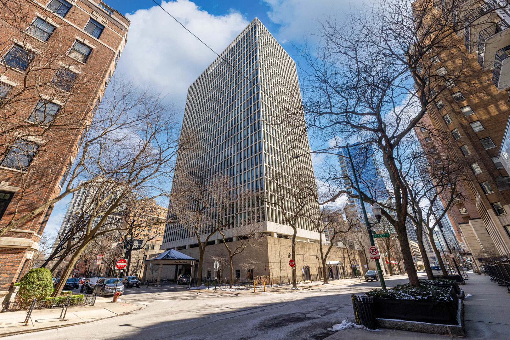 1 E Scott Street #2004, Chicago, IL 60610