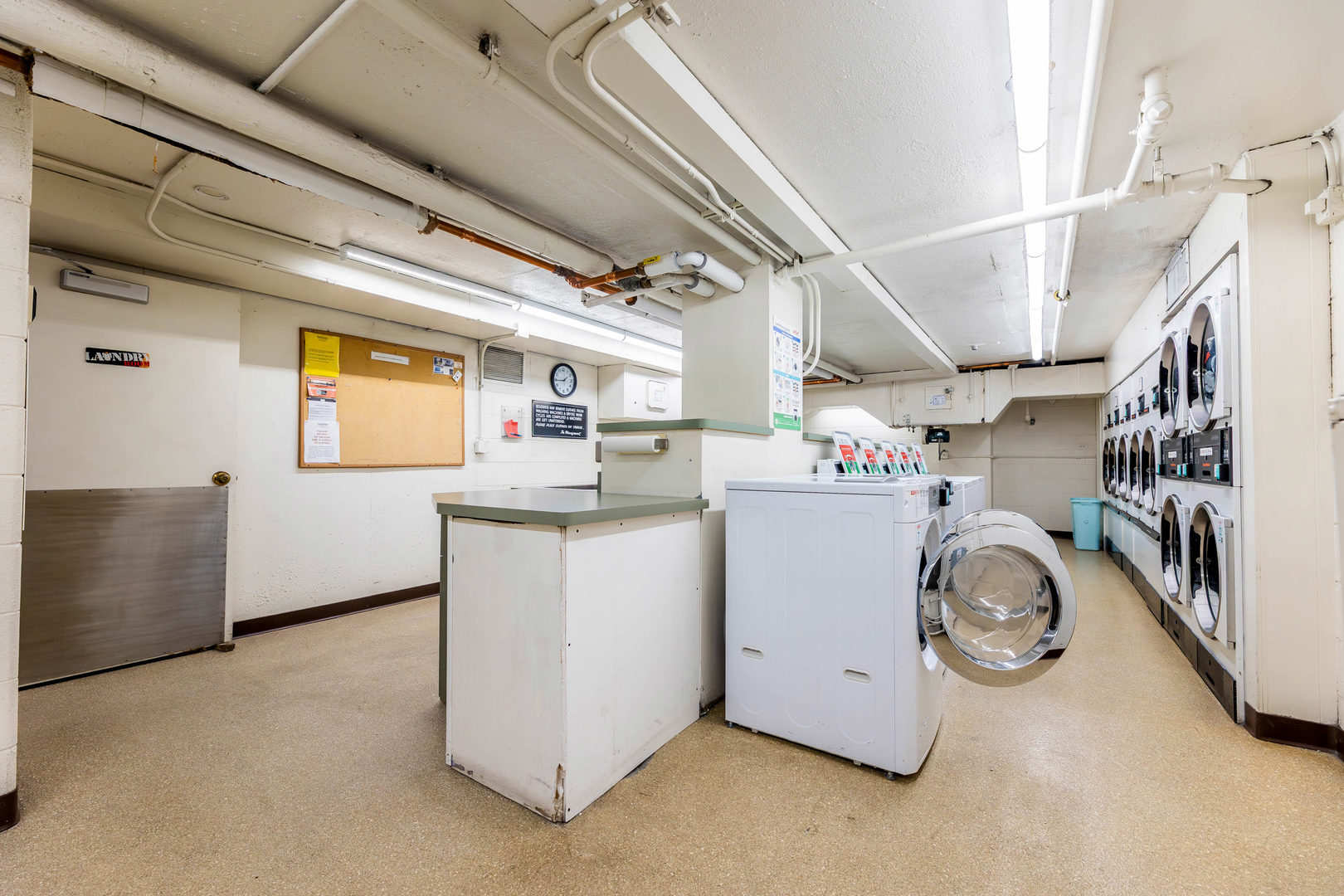 1 E Scott Street #2004, Chicago, IL 60610