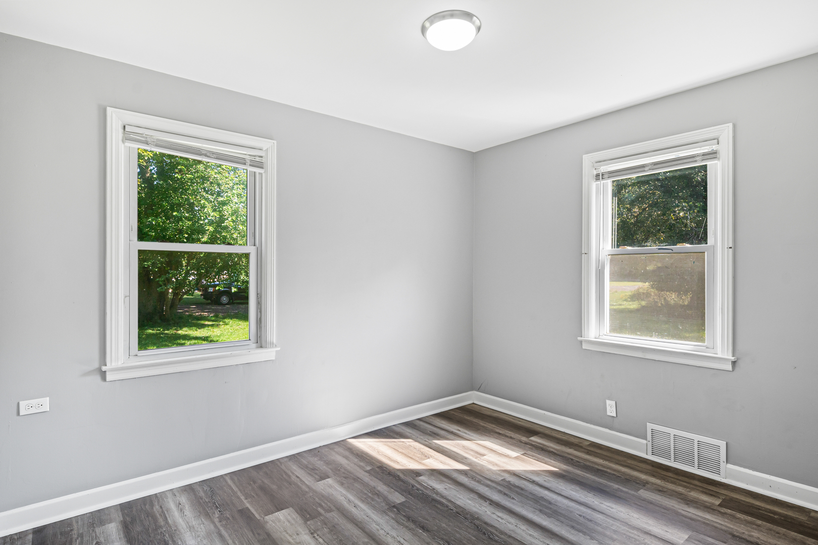 1725 E 158th Street, South Holland, IL 60473