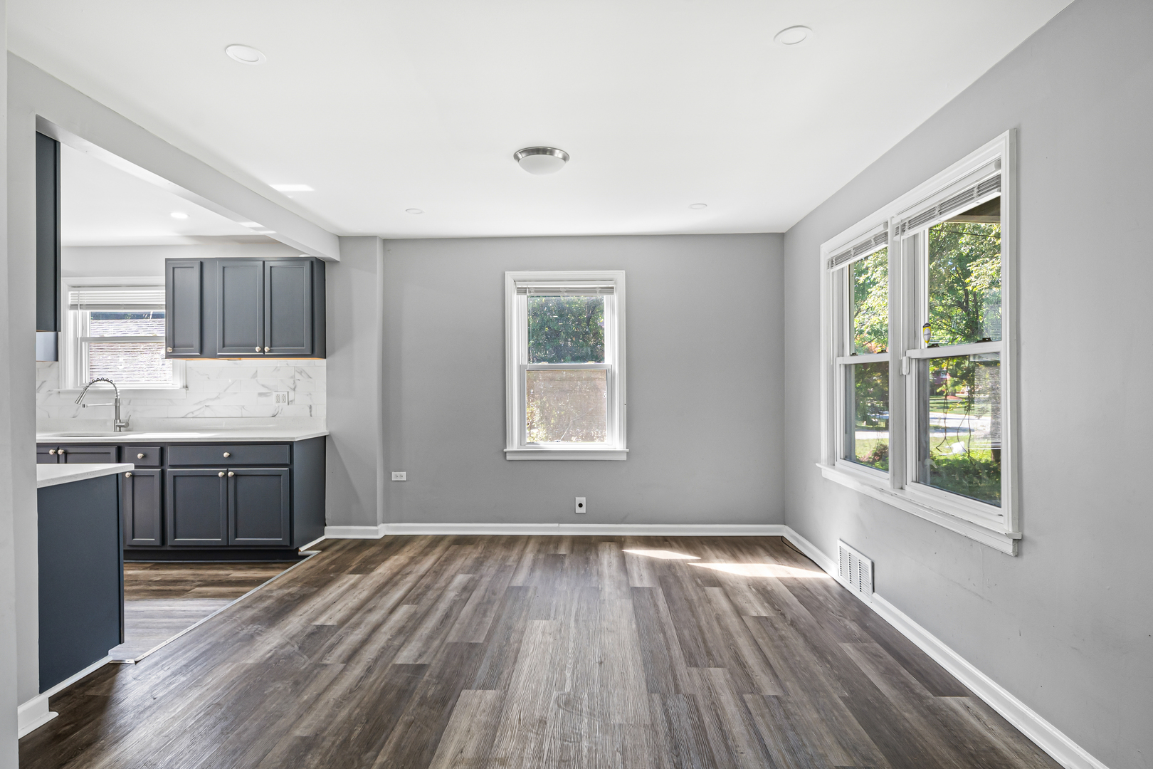 1725 E 158th Street, South Holland, IL 60473