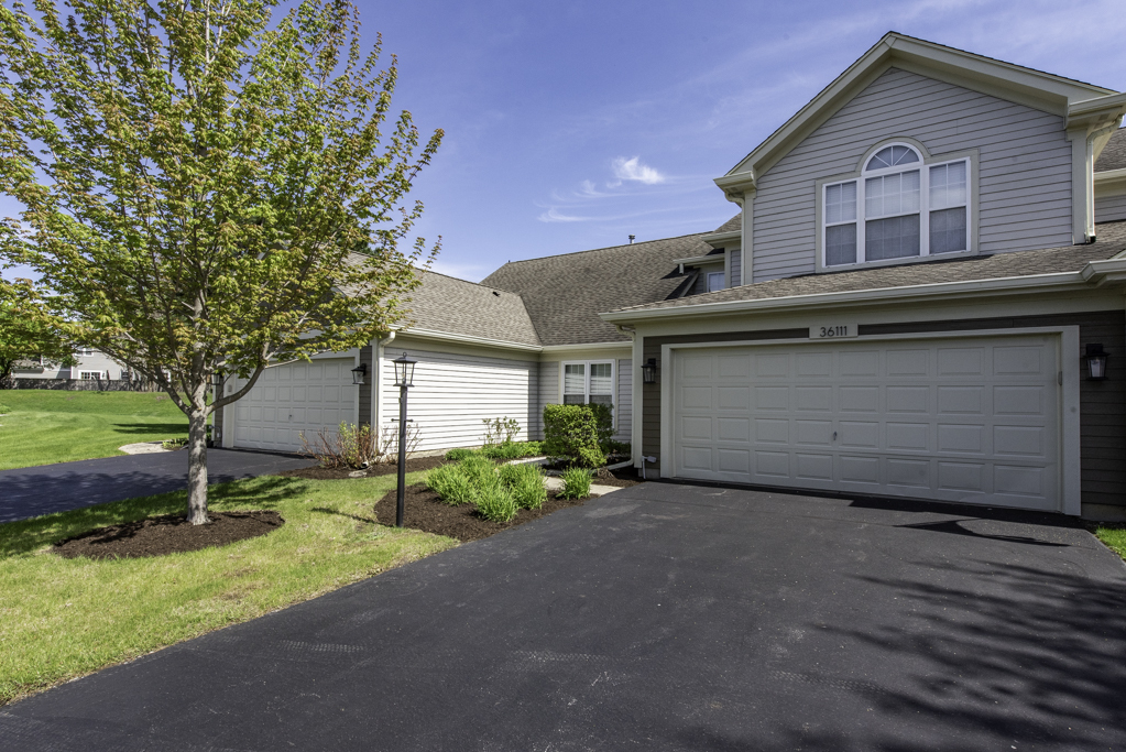 36111 N New Bridge Court, Gurnee, IL 60031