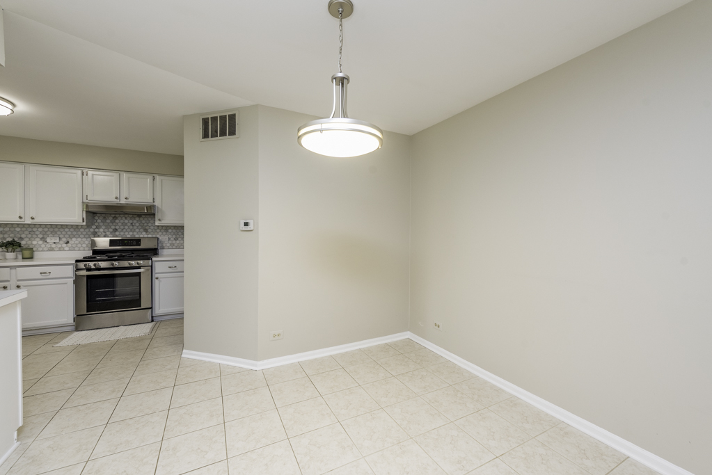 36111 N New Bridge Court, Gurnee, IL 60031