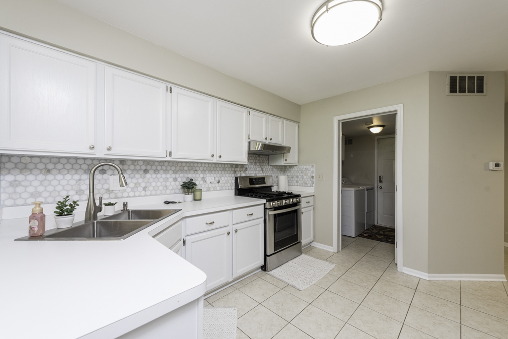 36111 N New Bridge Court, Gurnee, IL 60031