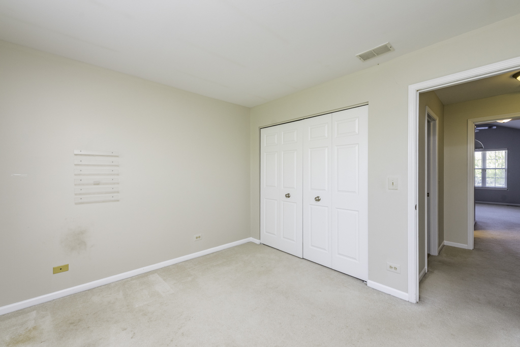 36111 N New Bridge Court, Gurnee, IL 60031