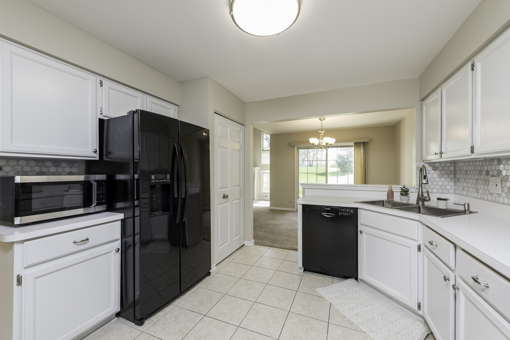 36111 N New Bridge Court, Gurnee, IL 60031
