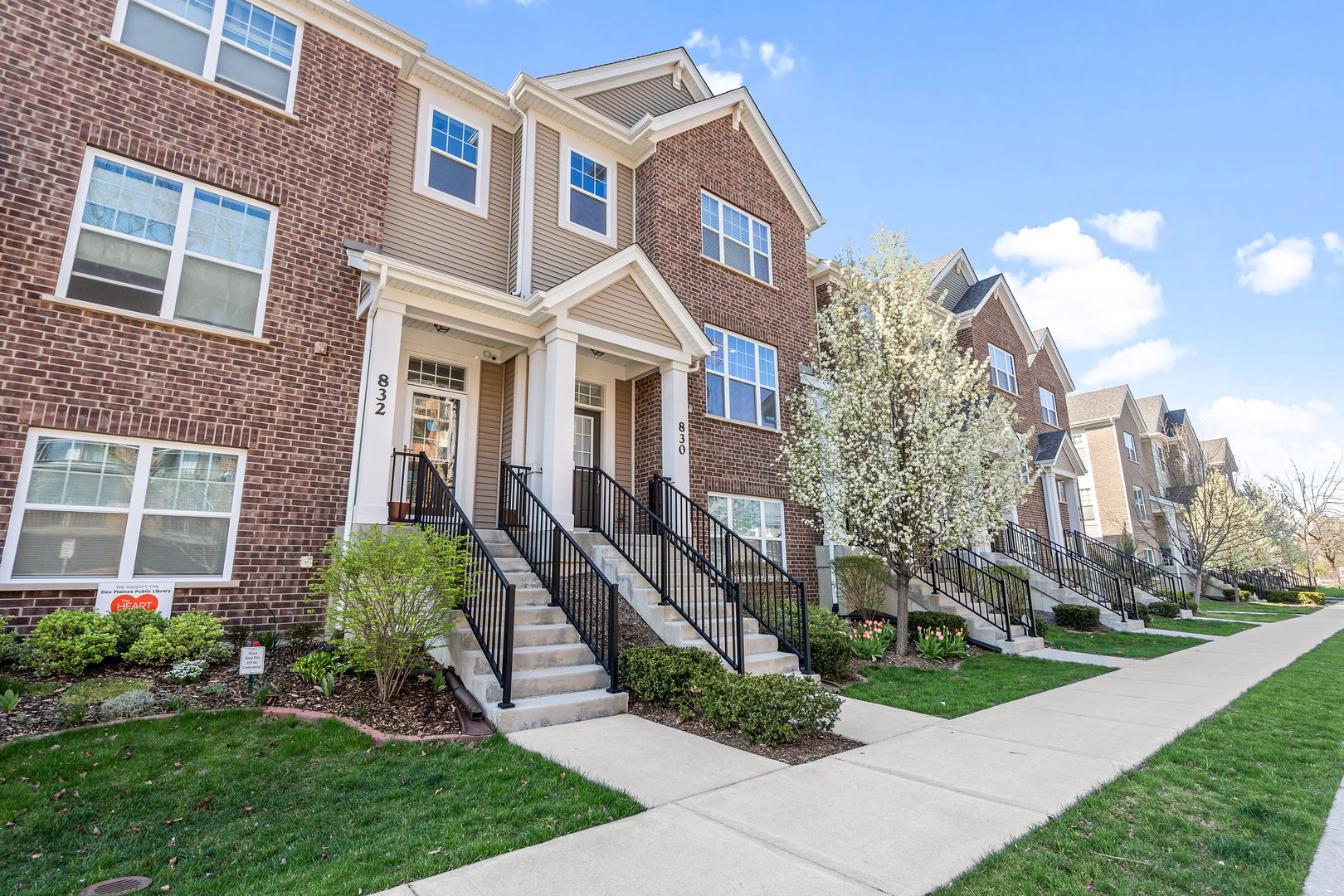 830 Center Street, Des Plaines, IL 60016