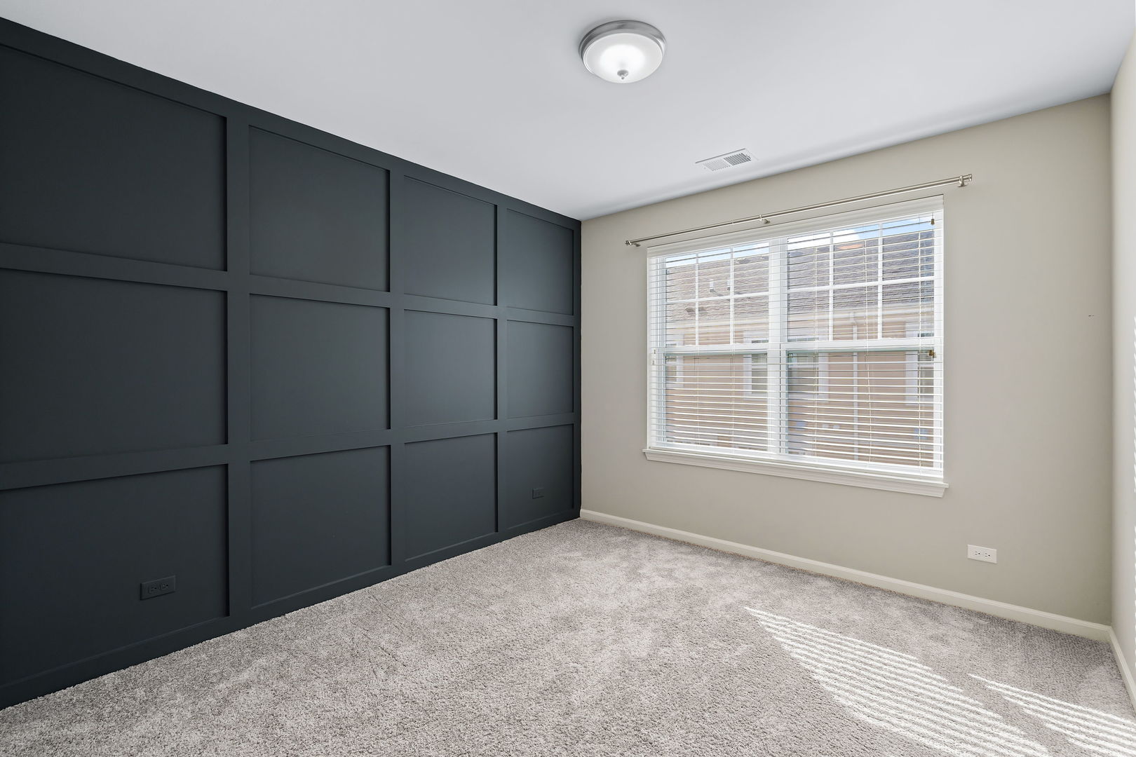 830 Center Street, Des Plaines, IL 60016