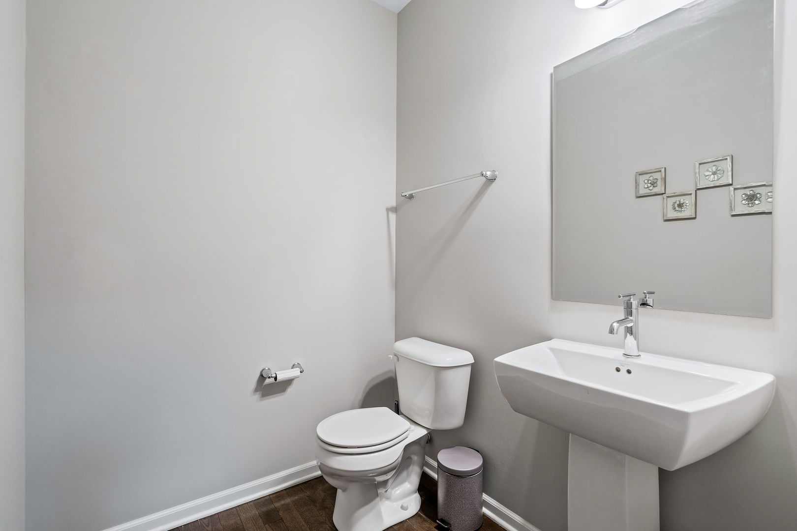 830 Center Street, Des Plaines, IL 60016