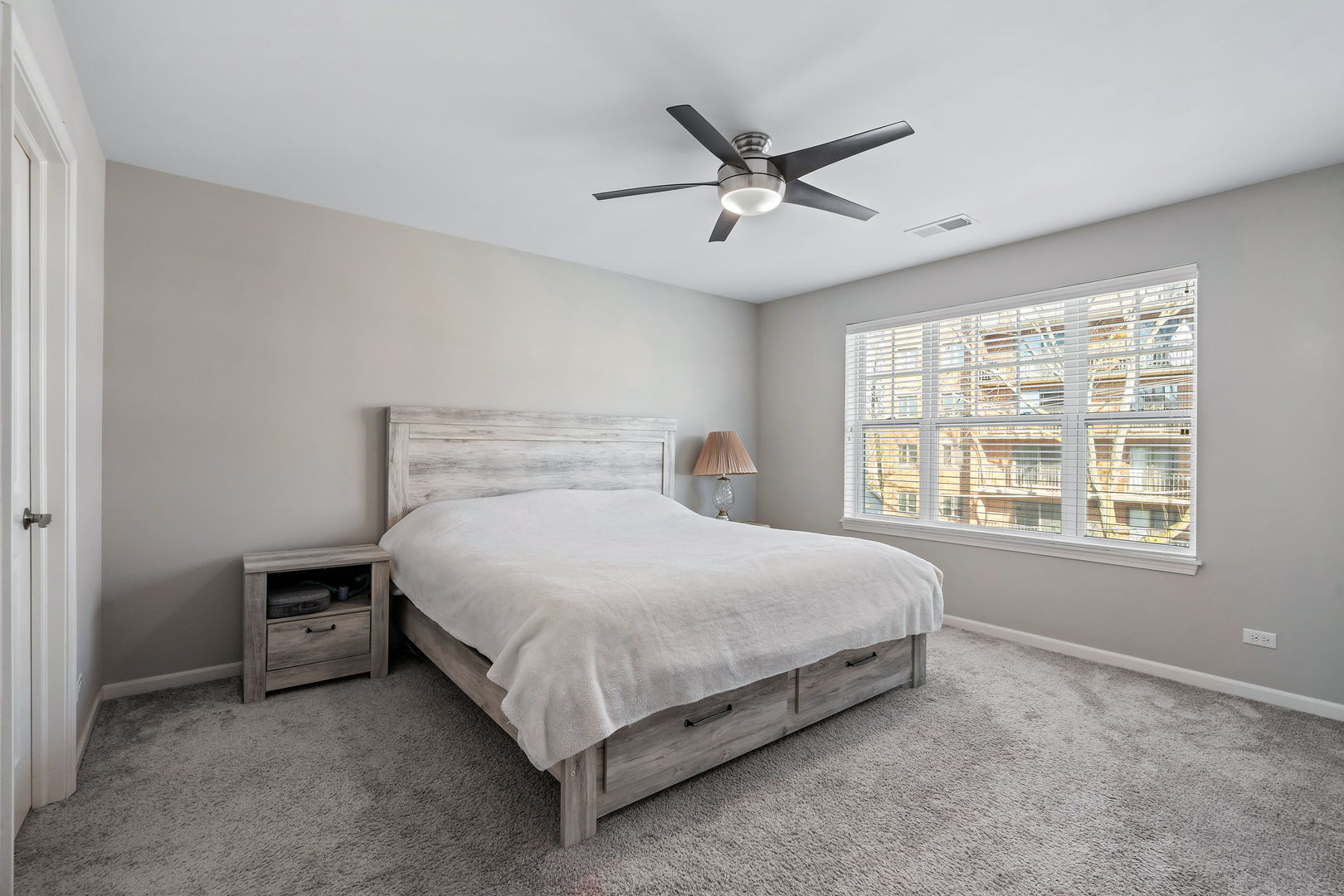 830 Center Street, Des Plaines, IL 60016