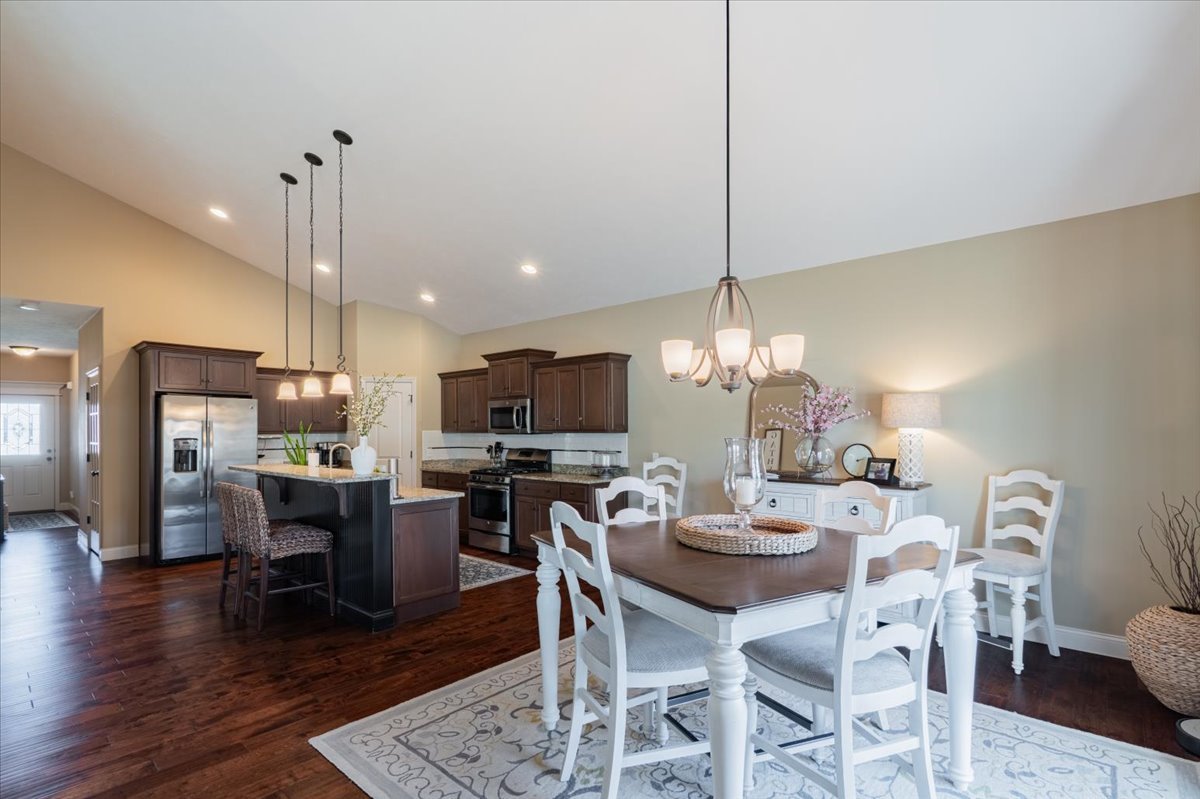 2020 Escalade Road, Bloomington, IL 61705