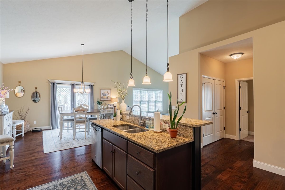 2020 Escalade Road, Bloomington, IL 61705