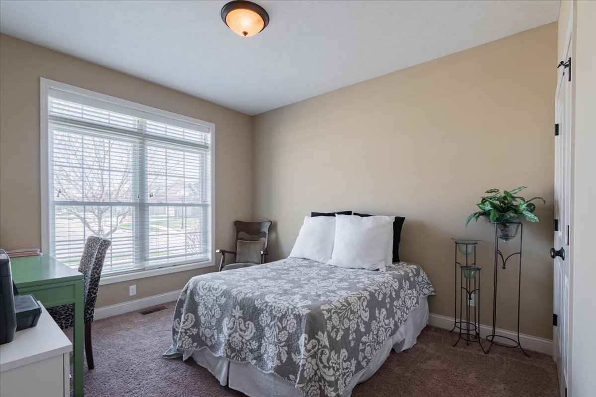 2020 Escalade Road, Bloomington, IL 61705