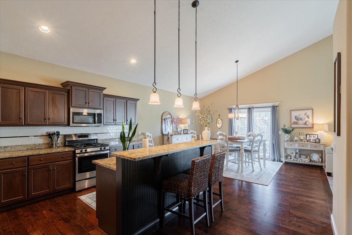 2020 Escalade Road, Bloomington, IL 61705