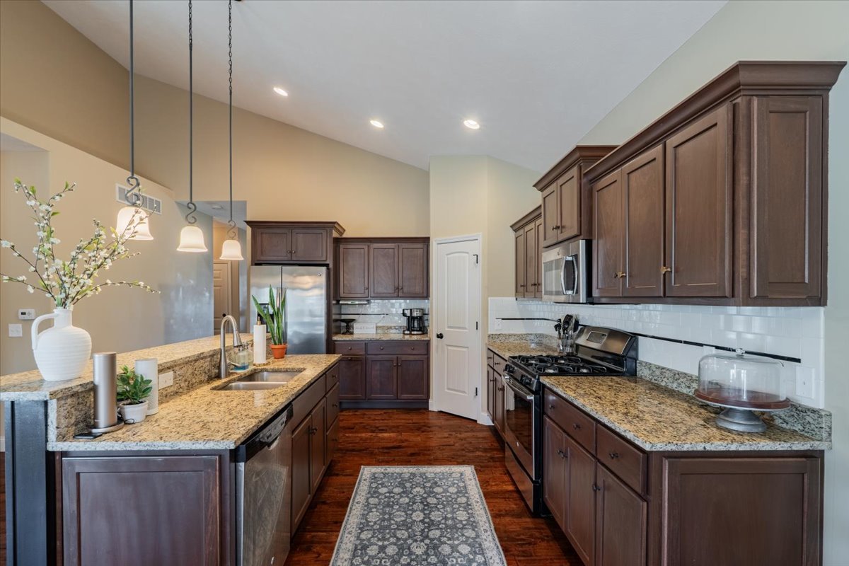 2020 Escalade Road, Bloomington, IL 61705