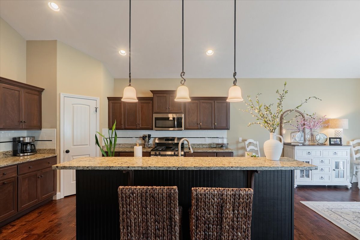 2020 Escalade Road, Bloomington, IL 61705