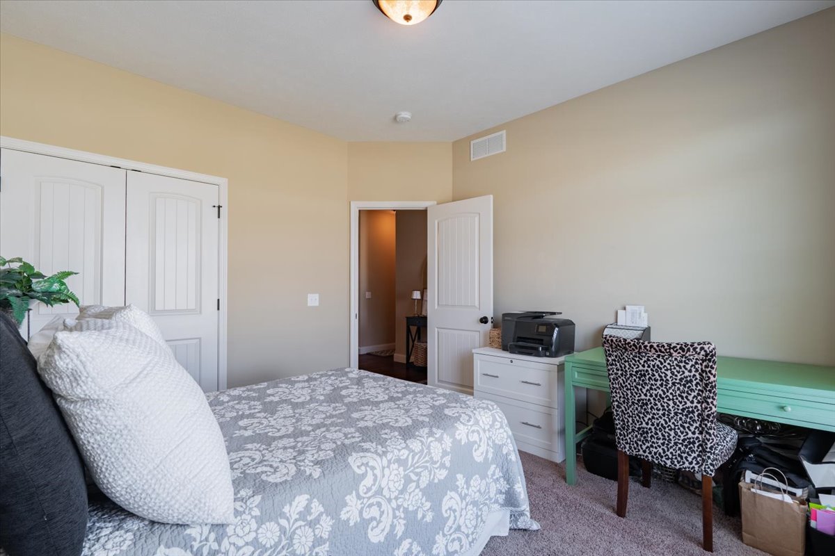 2020 Escalade Road, Bloomington, IL 61705