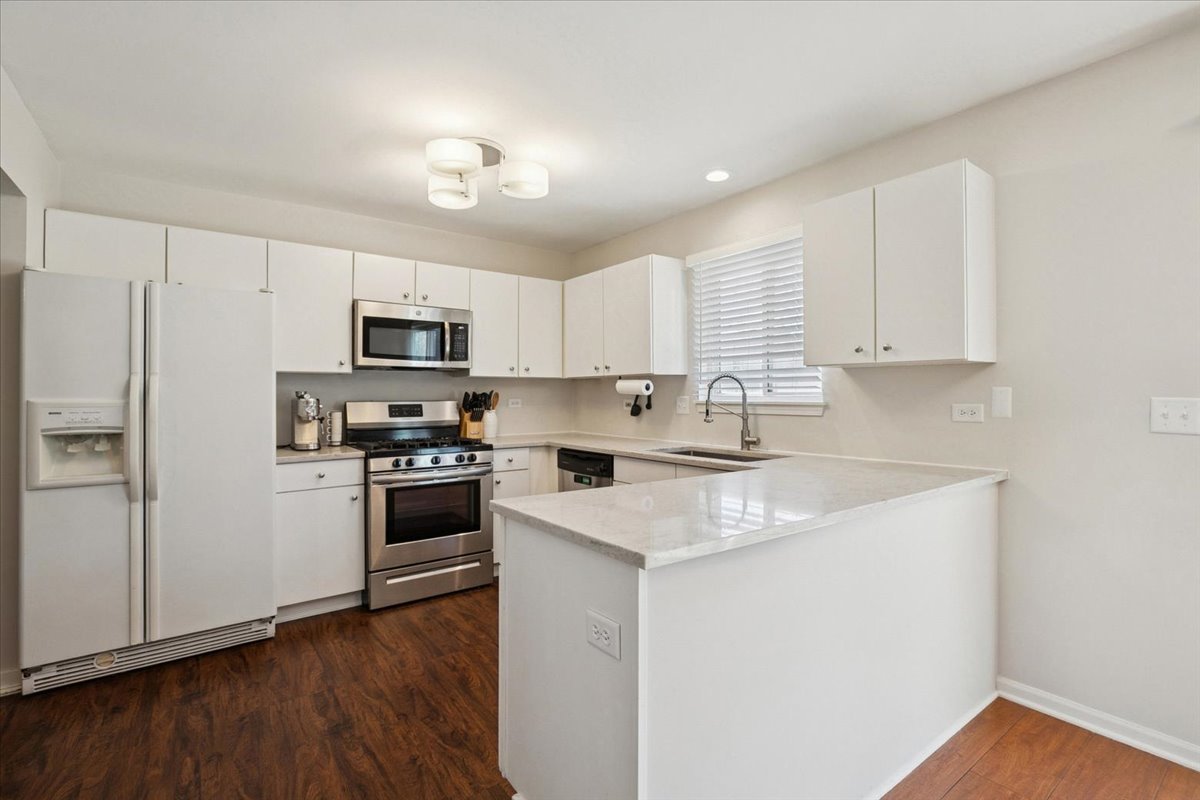 6763 Roanoake Court, Gurnee, IL 60031