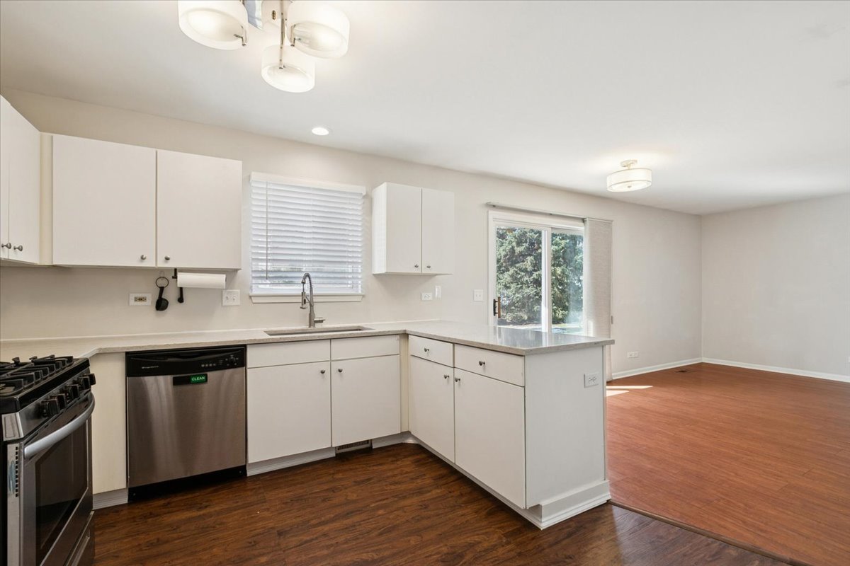 6763 Roanoake Court, Gurnee, IL 60031