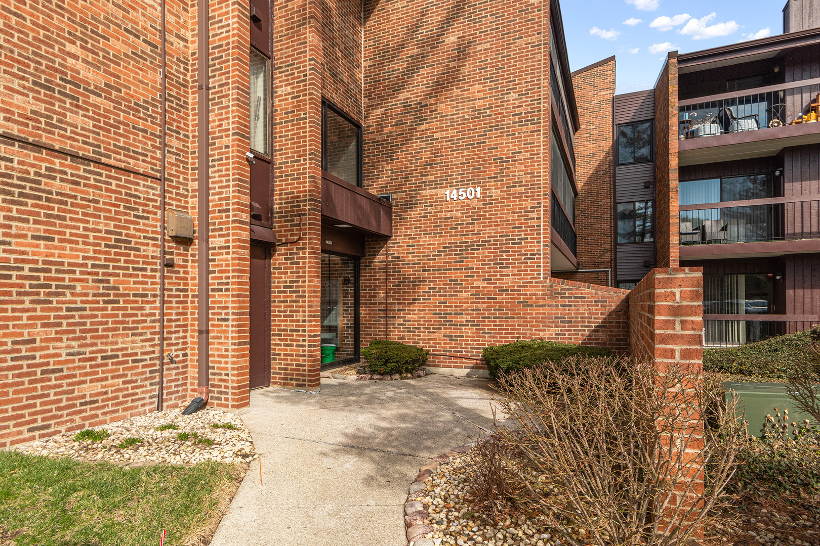 14501 Central Court #PH3, Oak Forest, IL 60452
