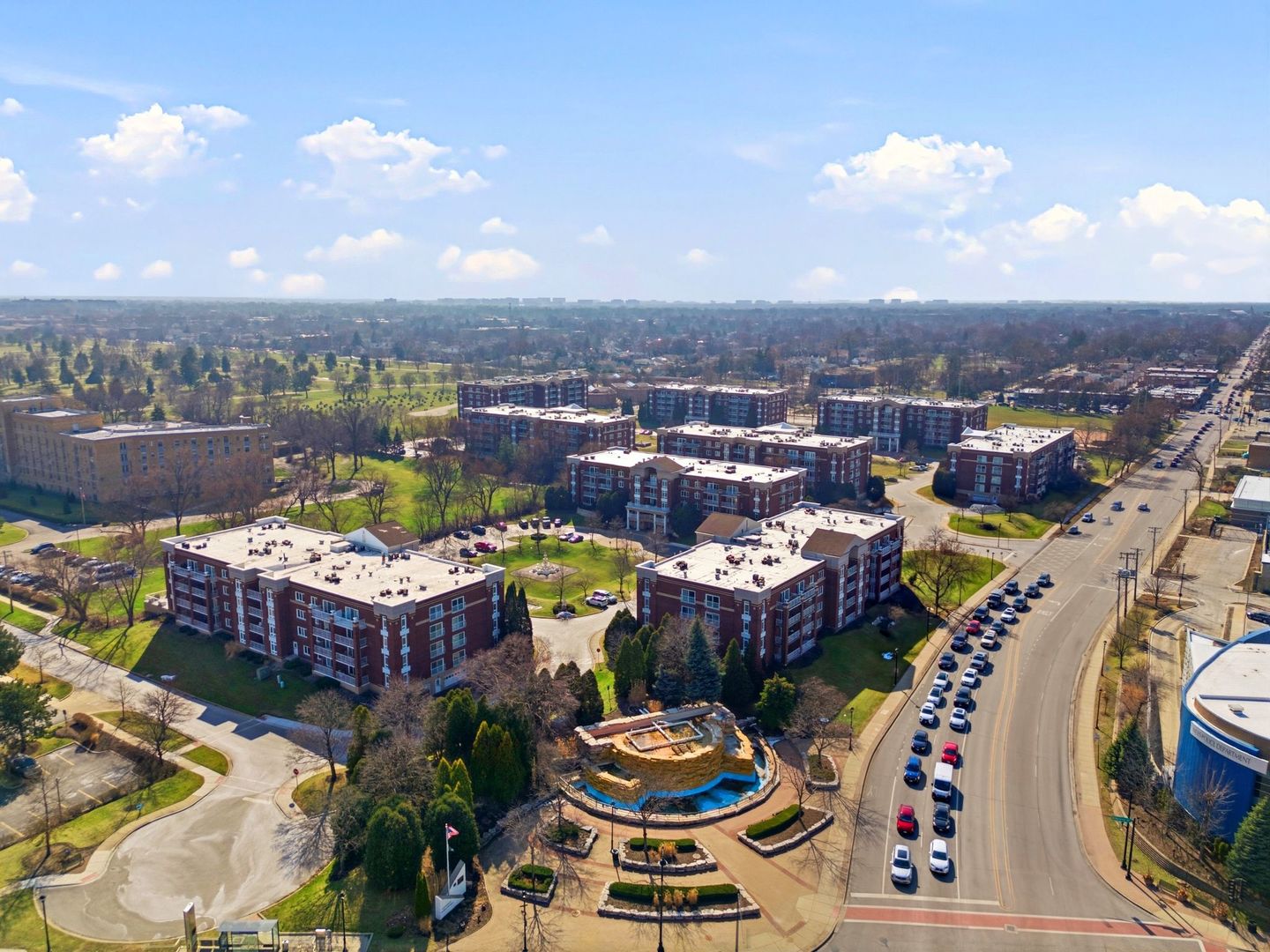 7011 W Touhy Avenue #205, Niles, IL 60714