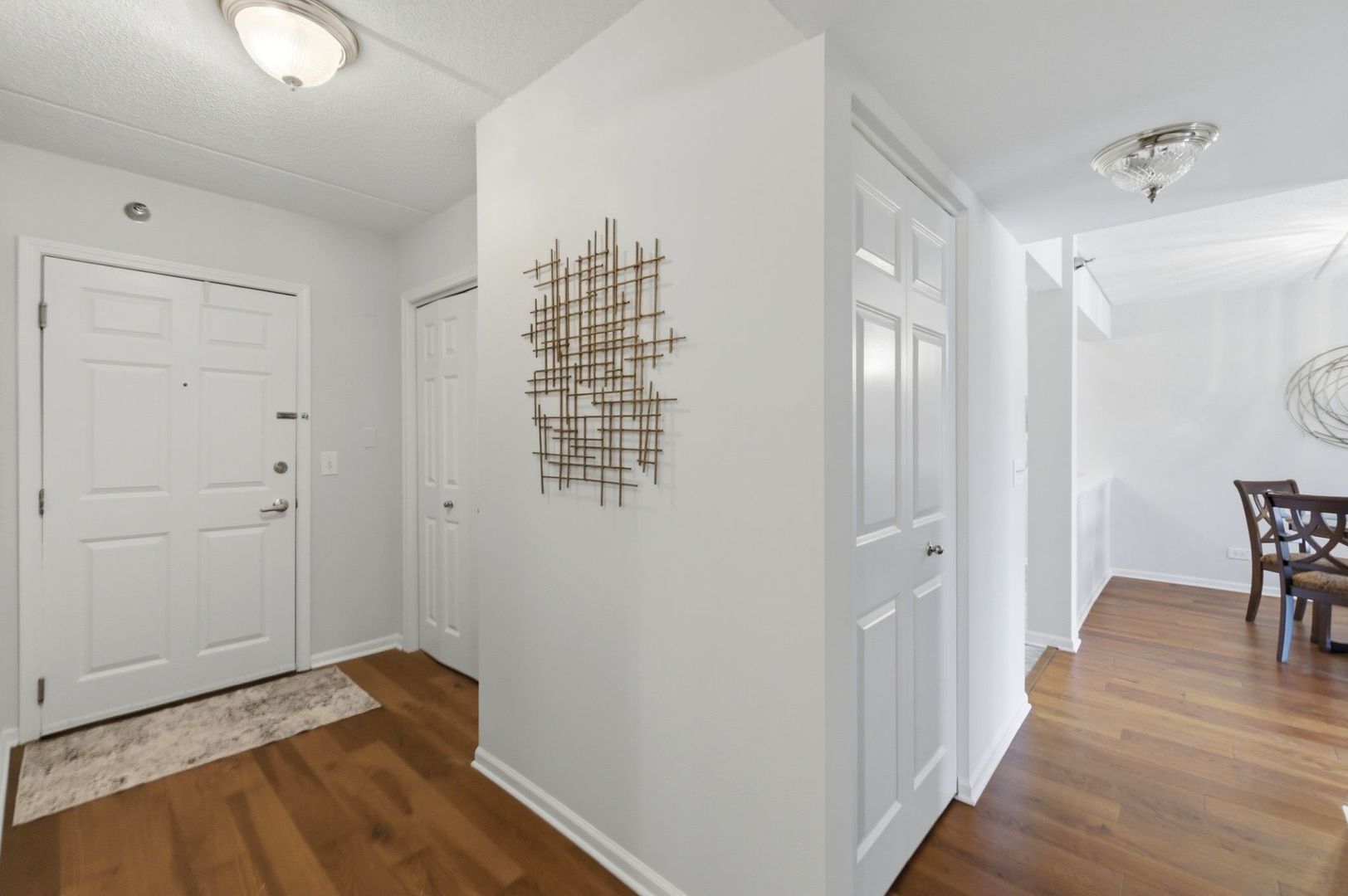 7011 W Touhy Avenue #205, Niles, IL 60714