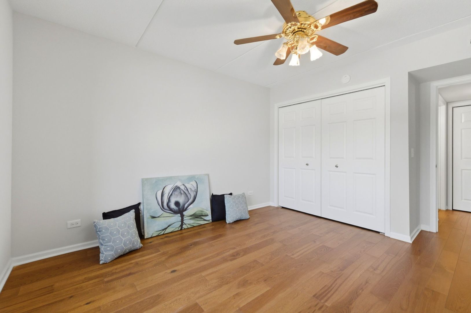 7011 W Touhy Avenue #205, Niles, IL 60714