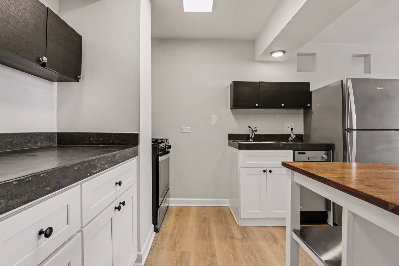 20 N Tower Road #4C, Oak Brook, IL 60523