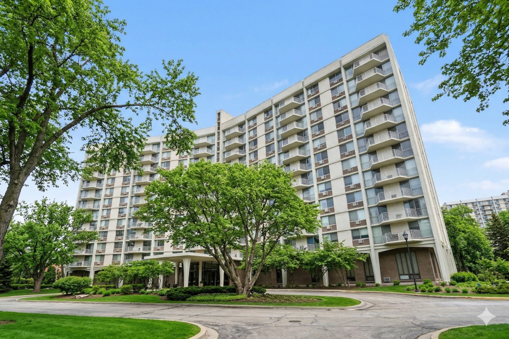 20 N Tower Road #4C, Oak Brook, IL 60523