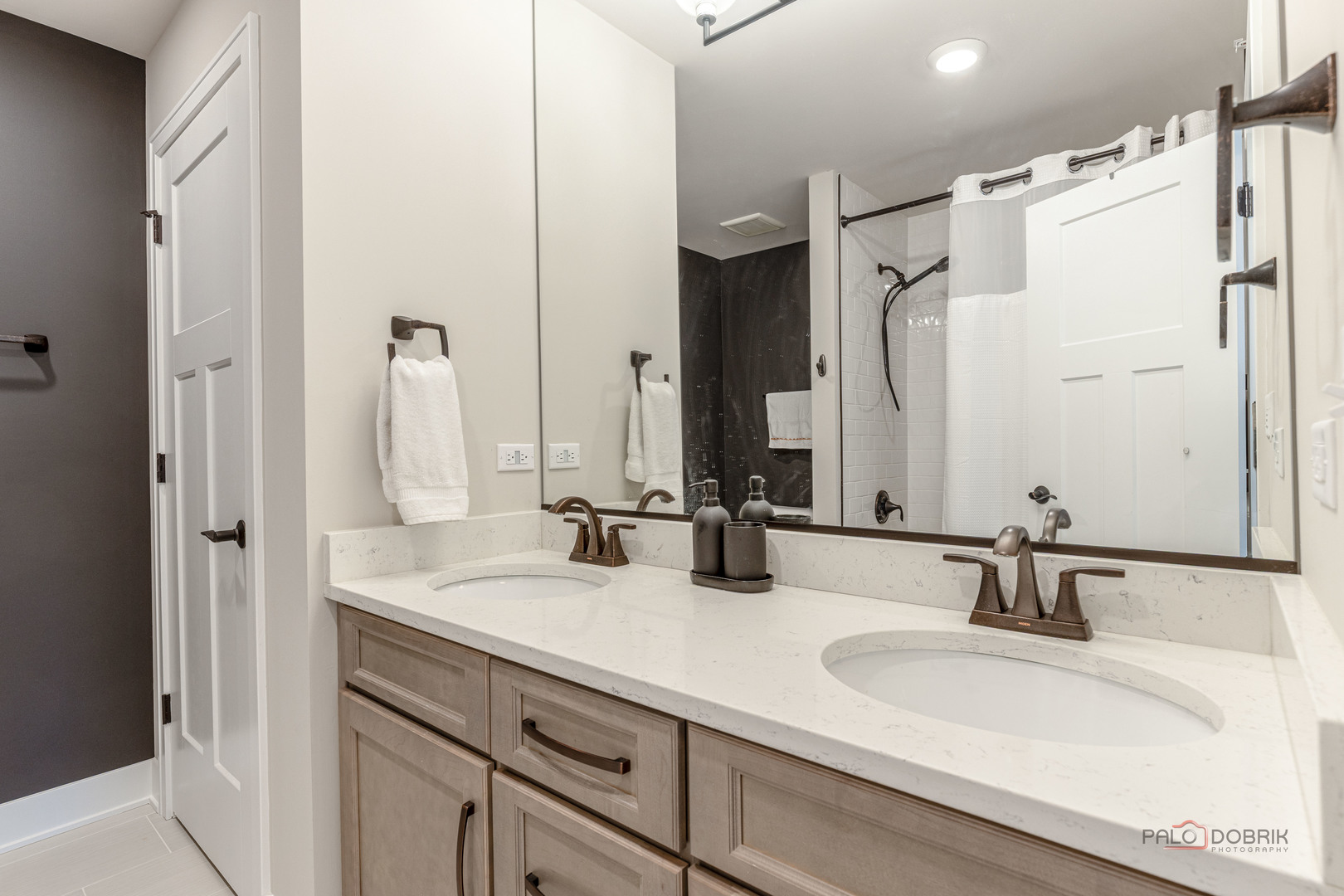 1038 Avery Ridge Circle, Lake Zurich, IL 60047