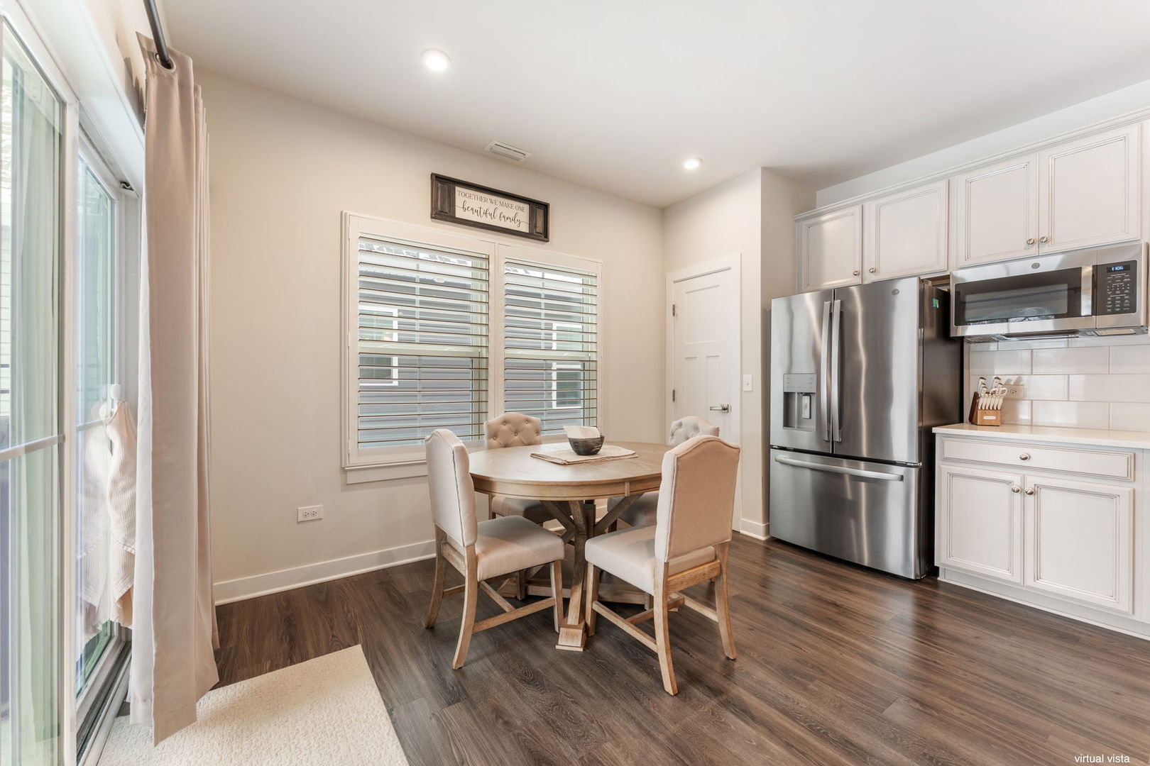 3694 Reddington Circle, Elgin, IL 60124