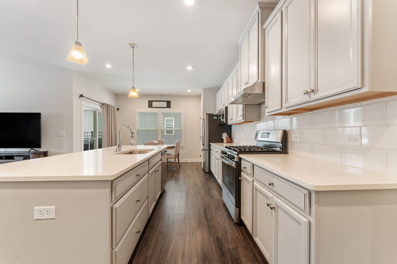 3694 Reddington Circle, Elgin, IL 60124