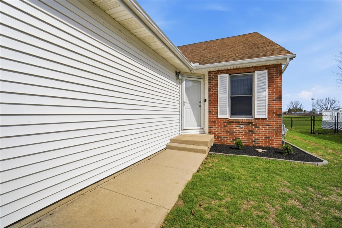 1308 Beacon Hill Court, Normal, IL 61761