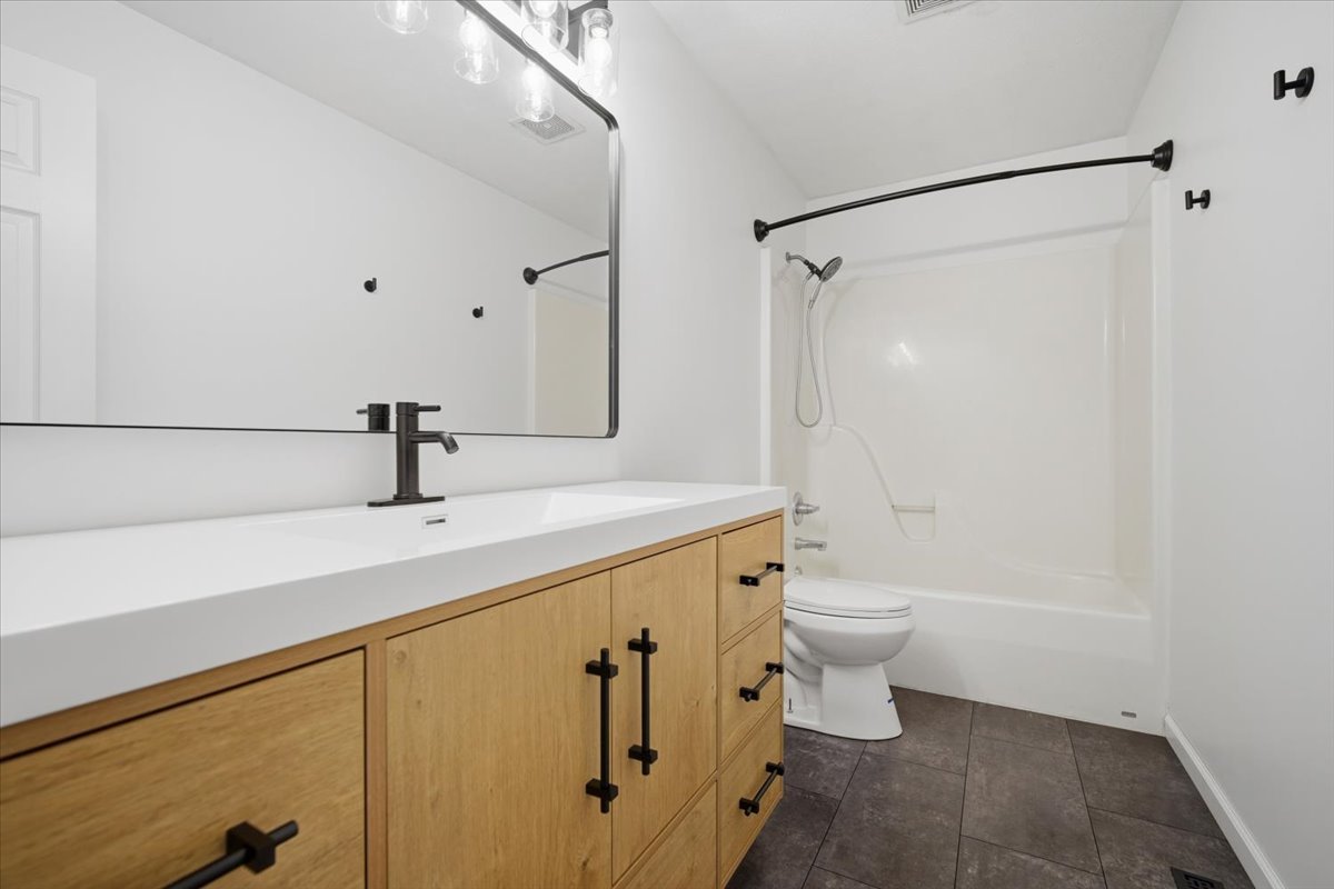 1308 Beacon Hill Court, Normal, IL 61761