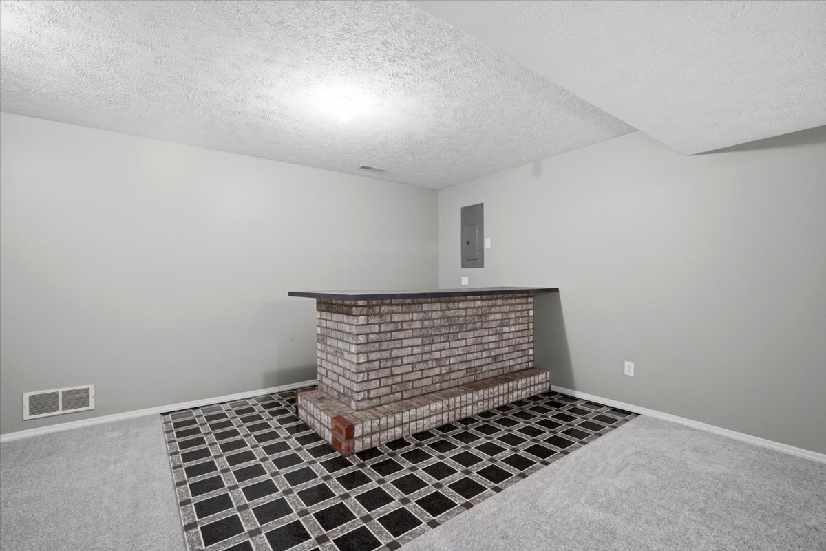 1308 Beacon Hill Court, Normal, IL 61761