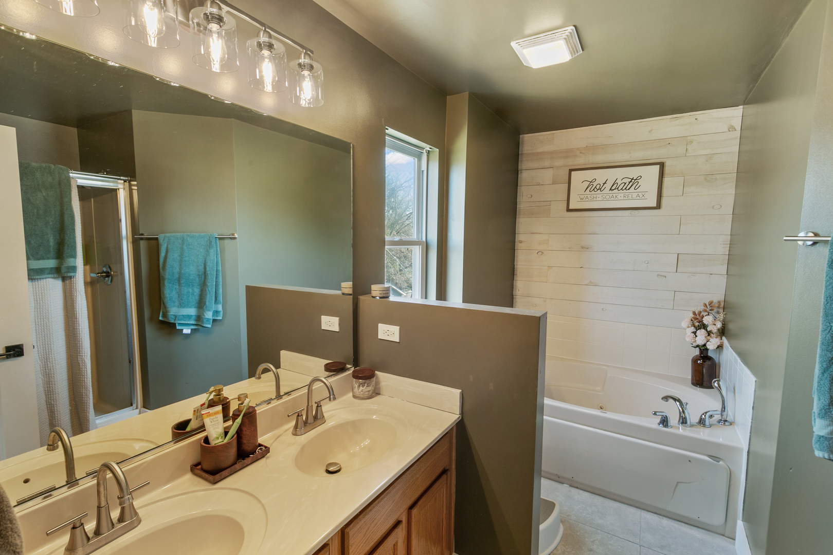 918 Neufairfield Drive, Joliet, IL 60432