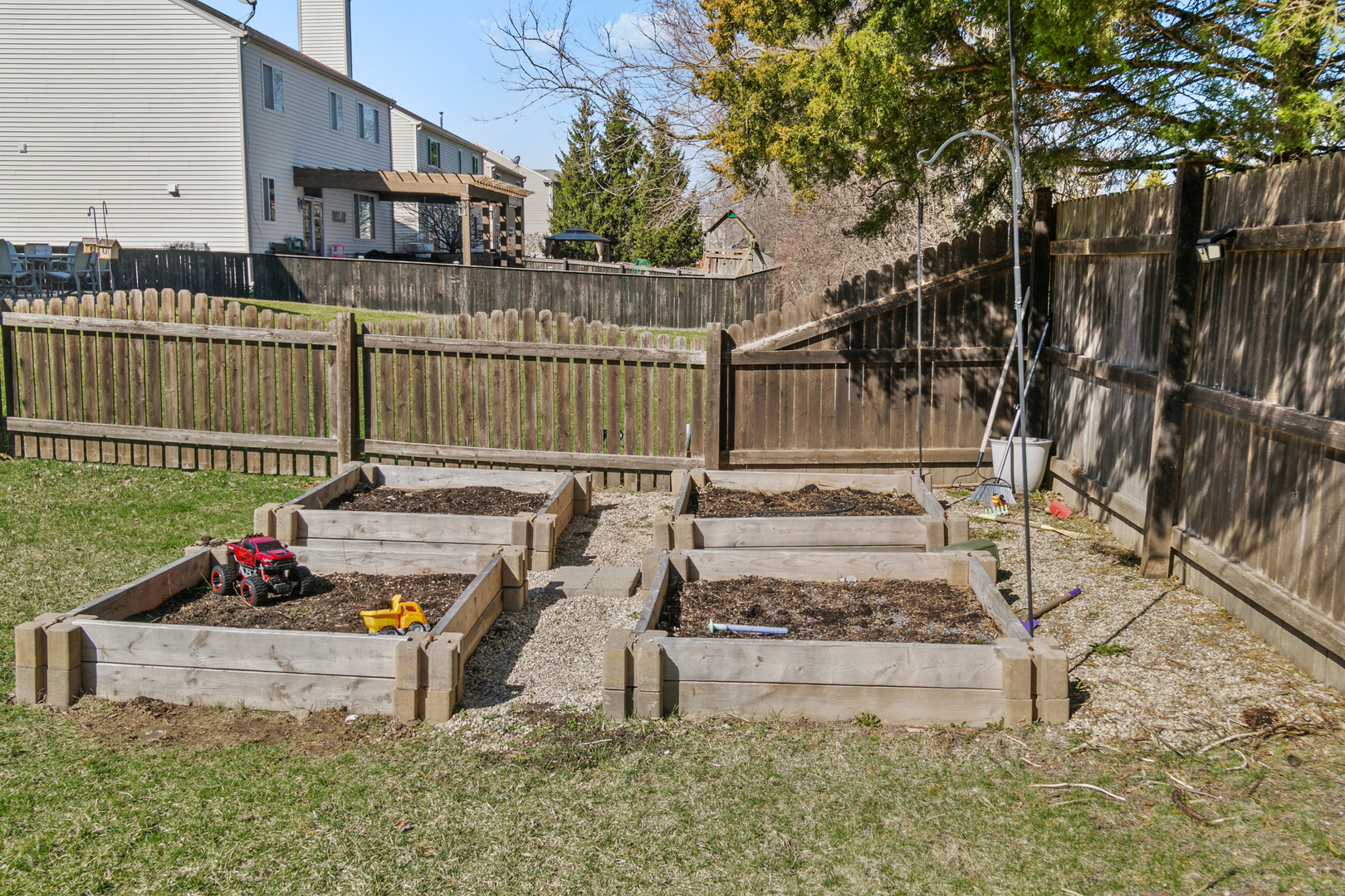 918 Neufairfield Drive, Joliet, IL 60432