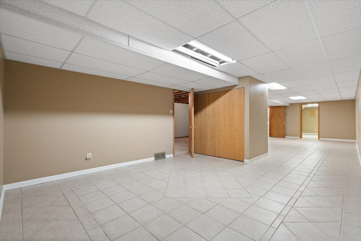 6629 Swansdown Road, Loves Park, IL 61111