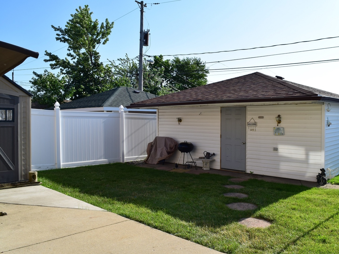 8220 S Mozart Street, Chicago, IL 60652