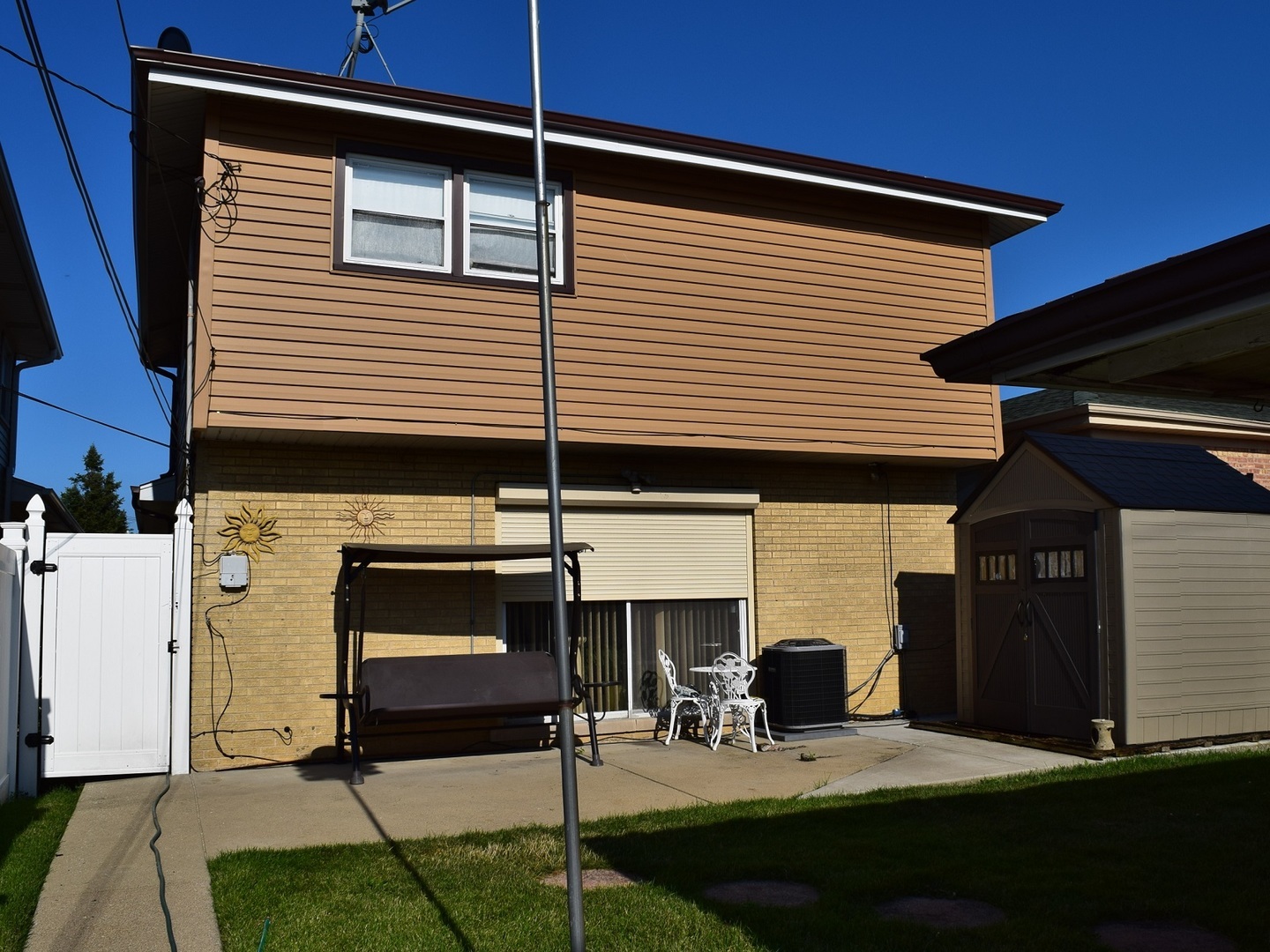 8220 S Mozart Street, Chicago, IL 60652