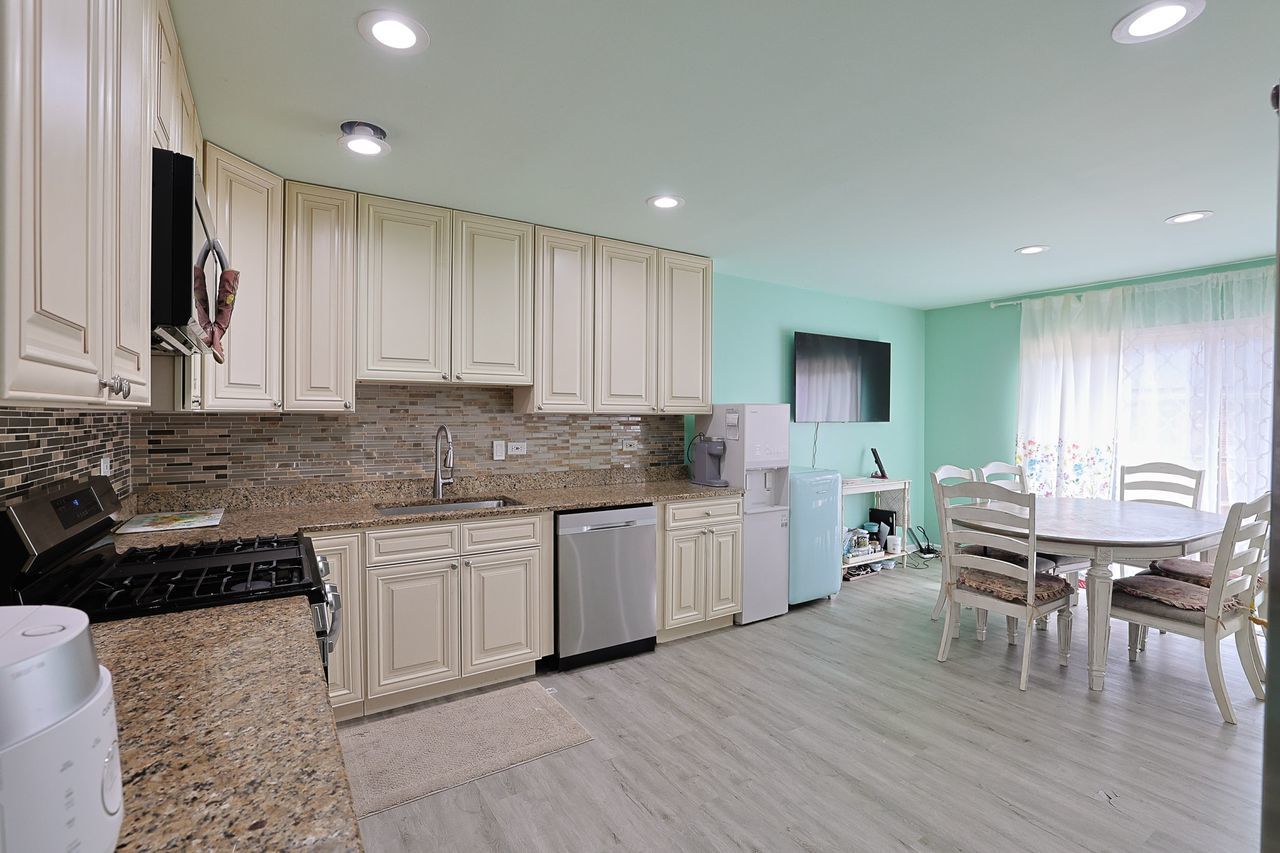 1803 Koehling Road, Northbrook, IL 60062