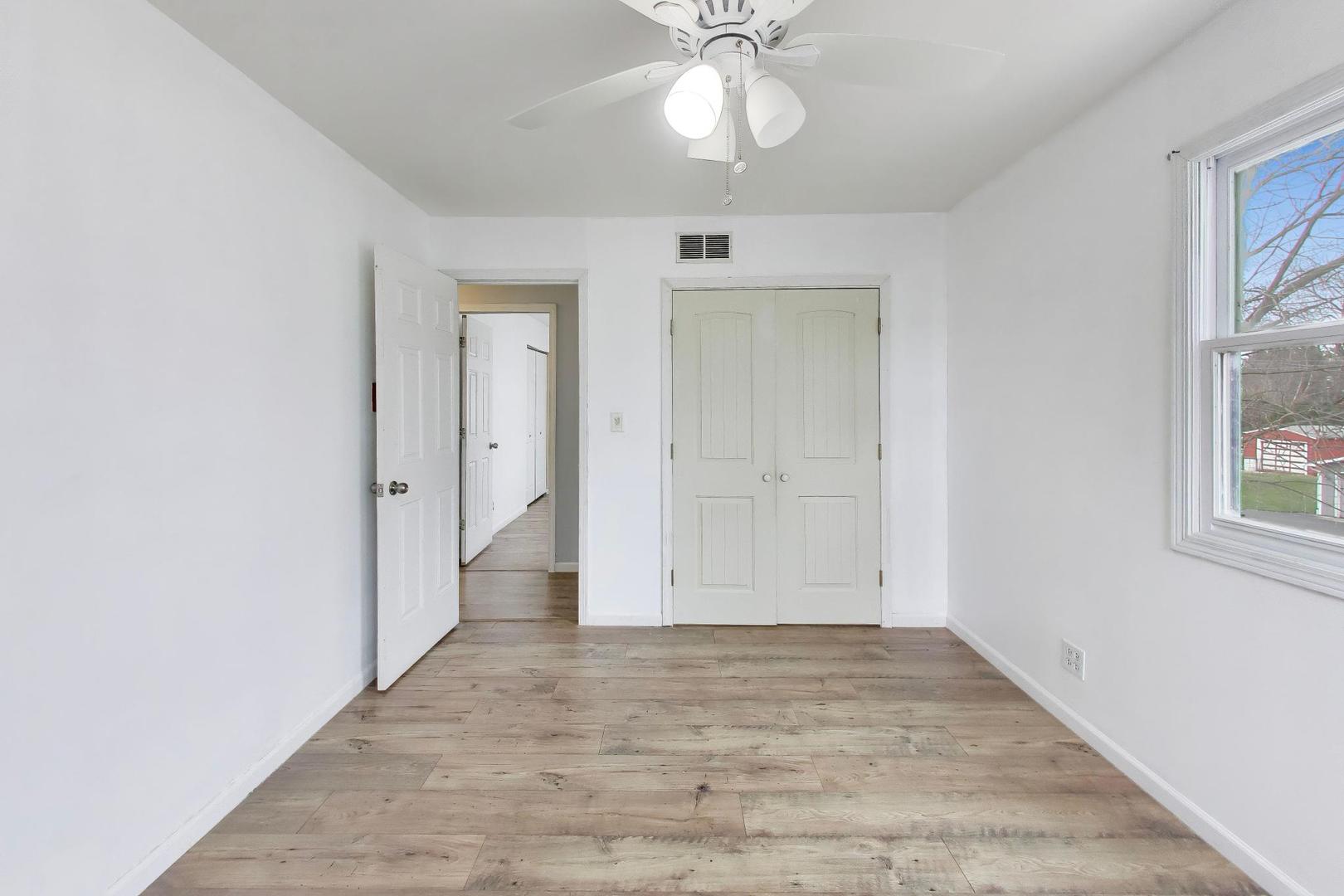 5115 Parkview Drive, Mccullom Lake, IL 60050