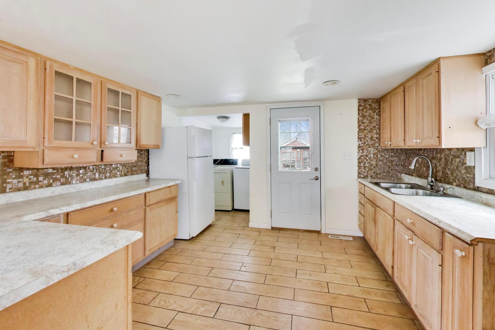 5115 Parkview Drive, Mccullom Lake, IL 60050