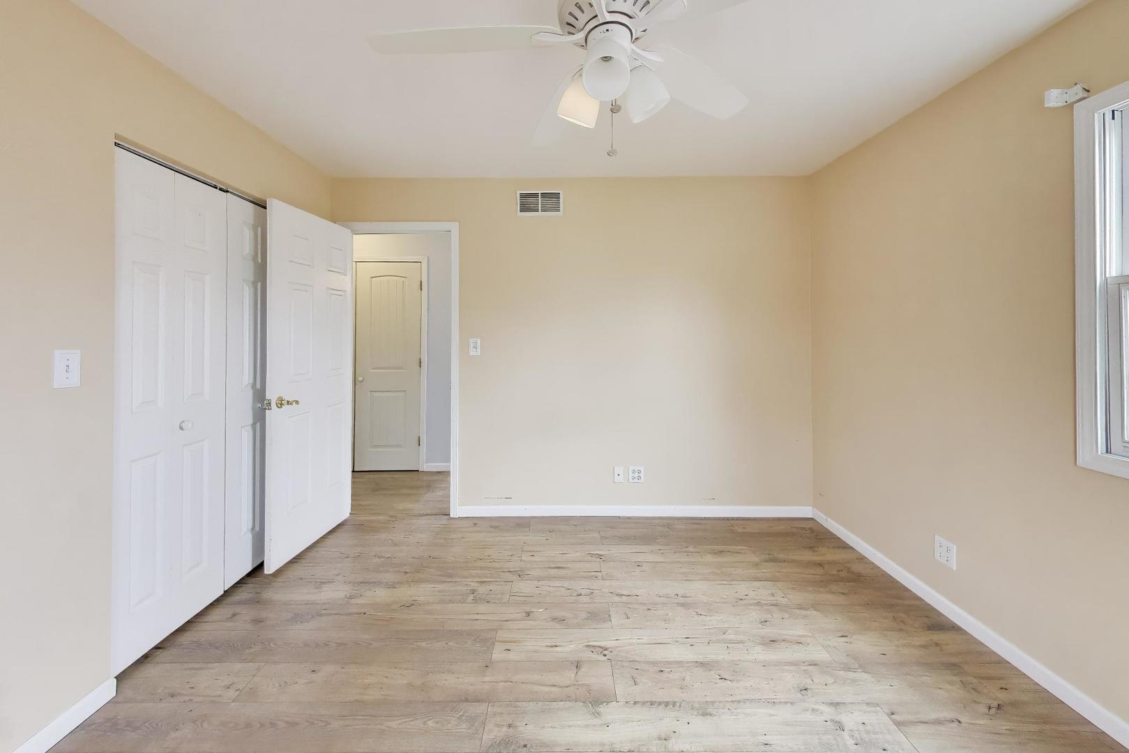 5115 Parkview Drive, Mccullom Lake, IL 60050