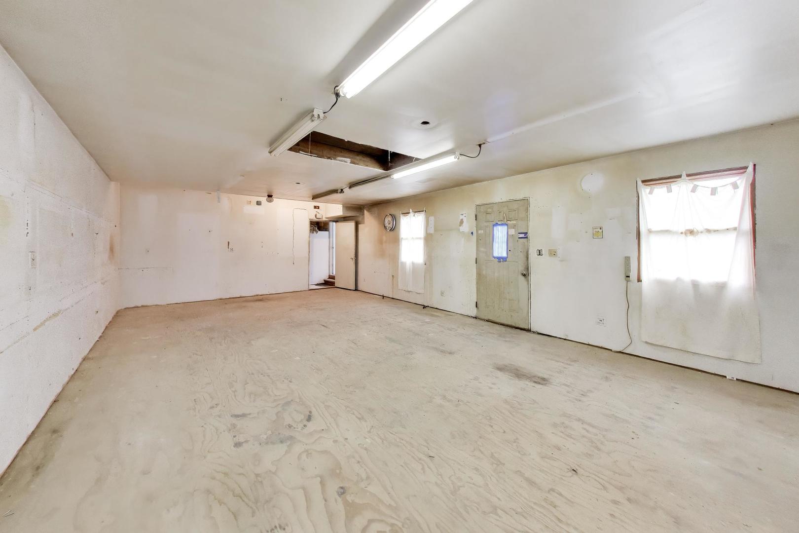 5115 Parkview Drive, Mccullom Lake, IL 60050