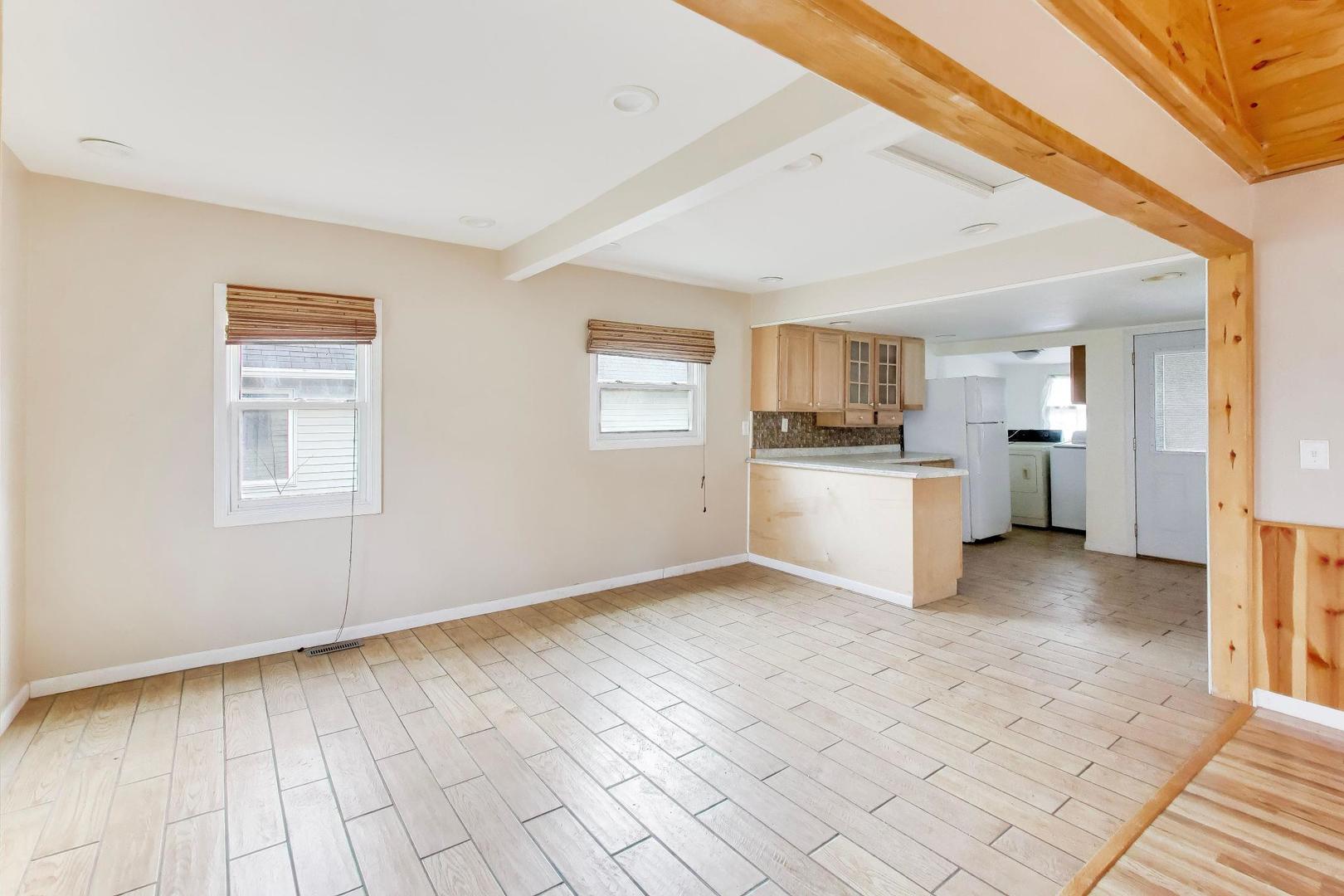 5115 Parkview Drive, Mccullom Lake, IL 60050